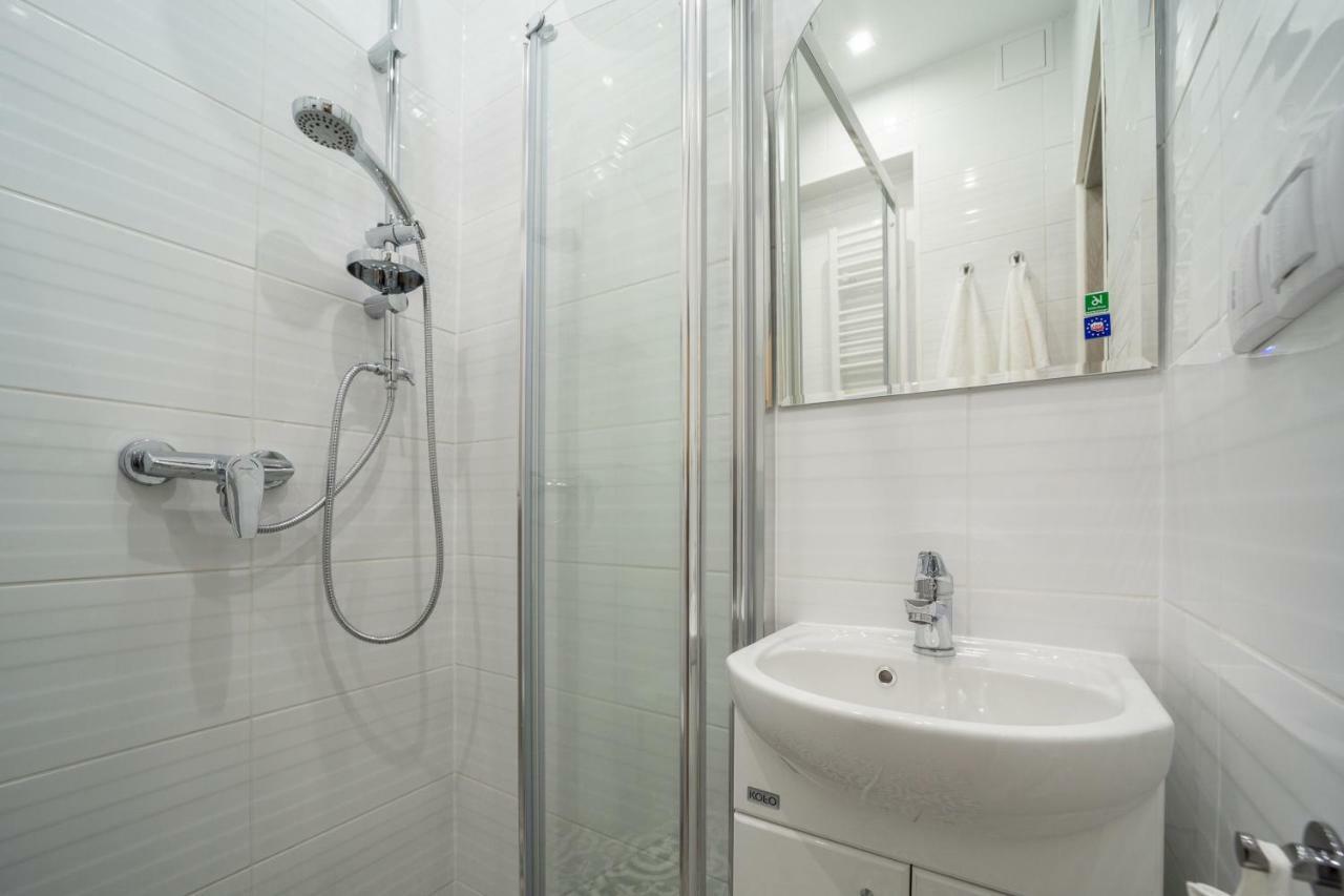 White Vision Apartment Opole Buitenkant foto