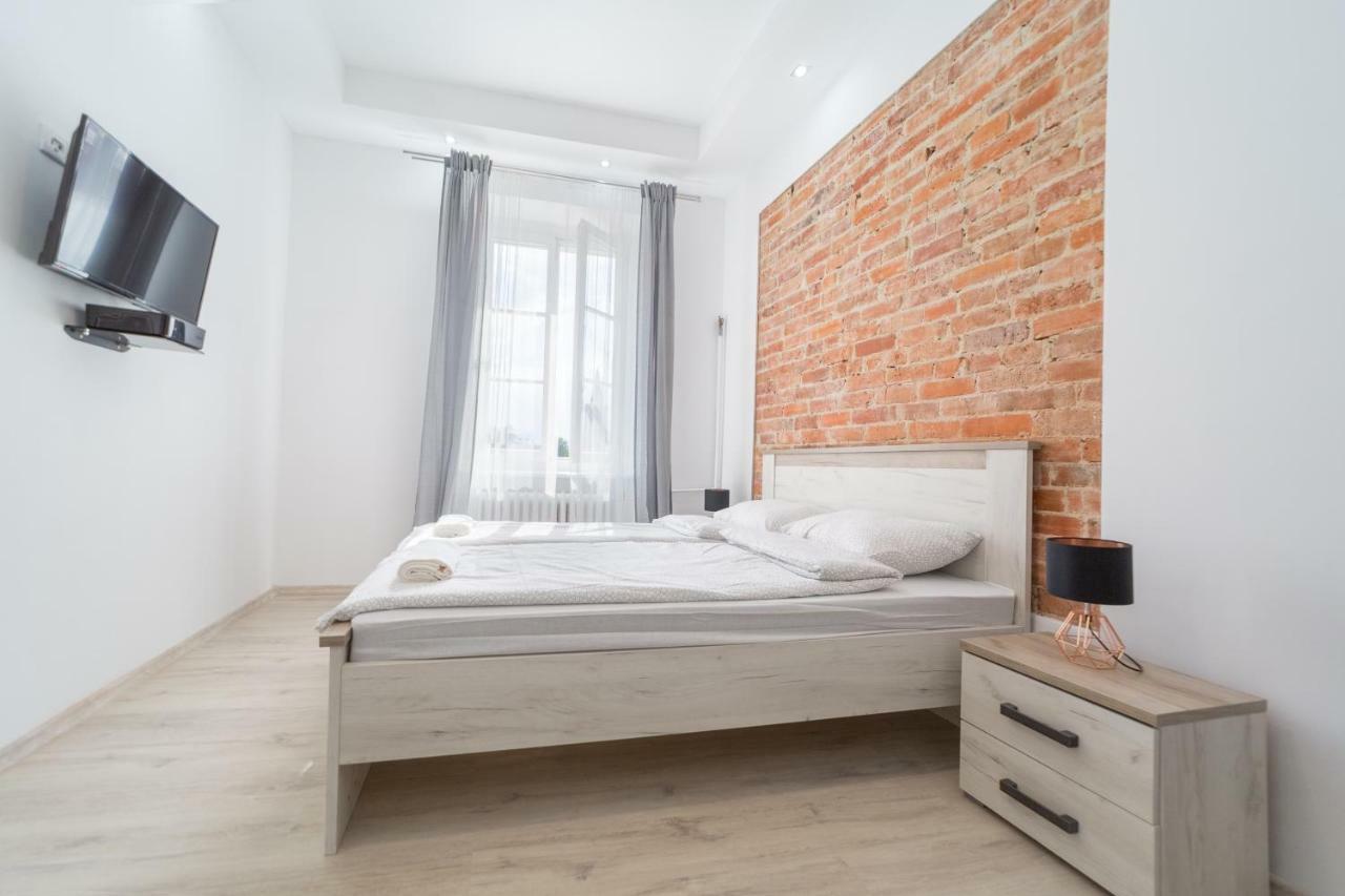 White Vision Apartment Opole Buitenkant foto